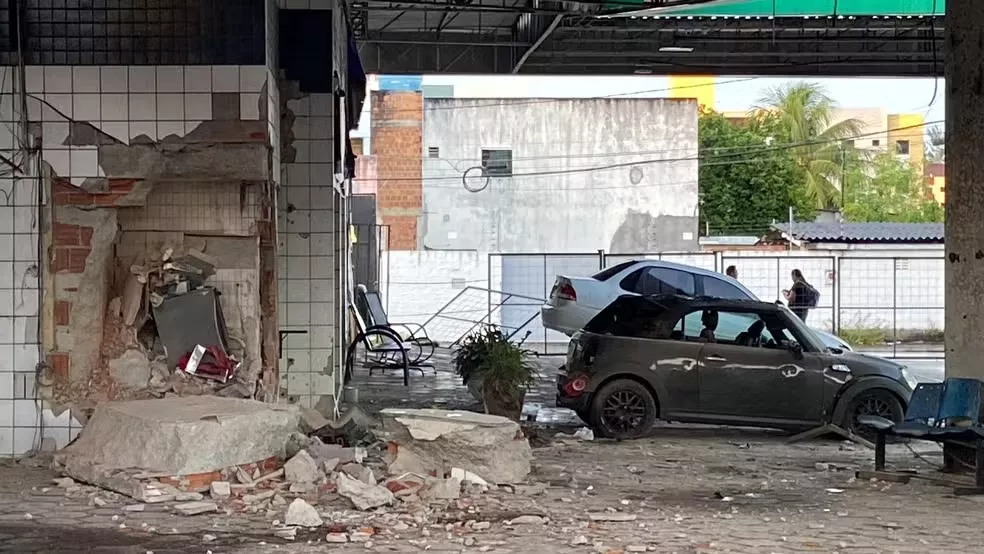 Explosão em posto de combustível de João Pessoa assustou a vizinhança — Foto: Antônio Vieira/TV Cabo Branco