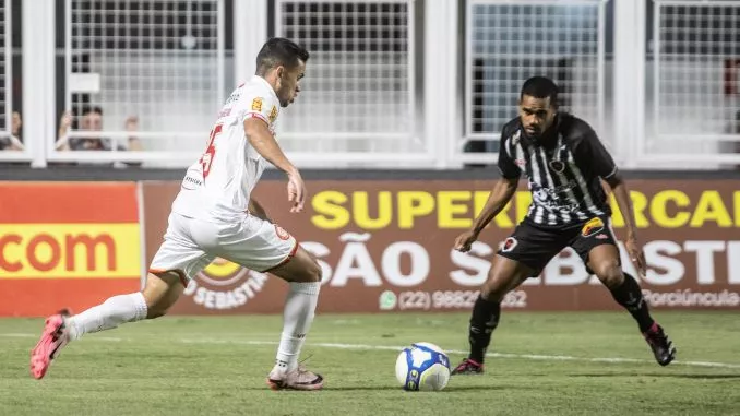 Dourado perde pênalti, mas Botafogo-PB vence Tombense e retoma a liderança