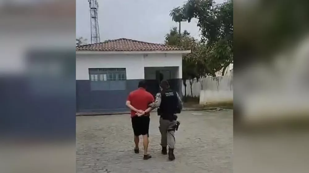 Na Paraíba: Vigilante é preso após urinar e defecar em carro de aplicativo e tentar matar motorista