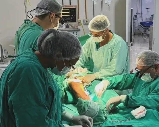 Hospital de Patos realiza cirurgia inédita e salva perna de paciente com problema vascular grave