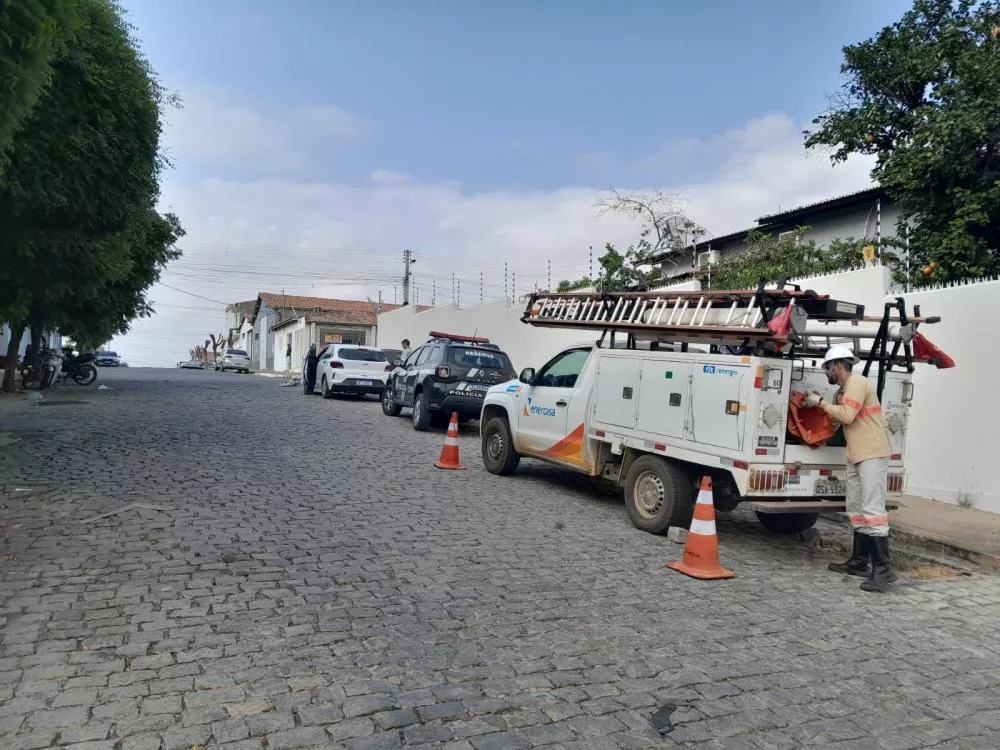 Ação de combate ao furto de energia resulta em três prisões no Sertão