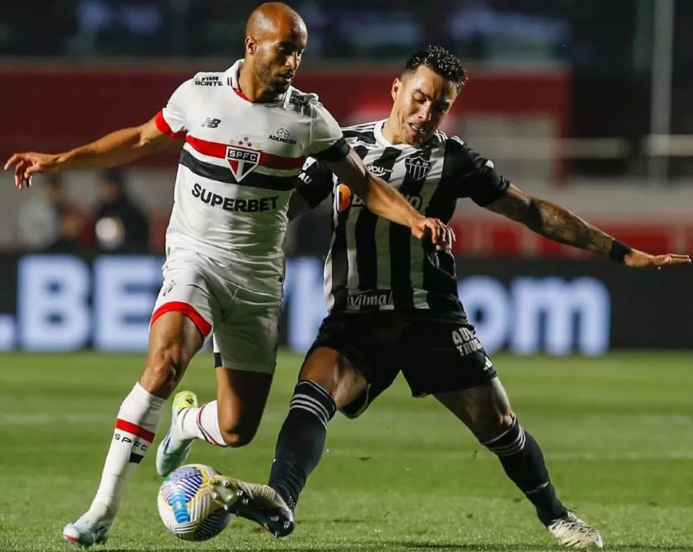 Atlético-MG faz no fim, vence o São Paulo no Morumbis e larga na frente na Copa do Brasil