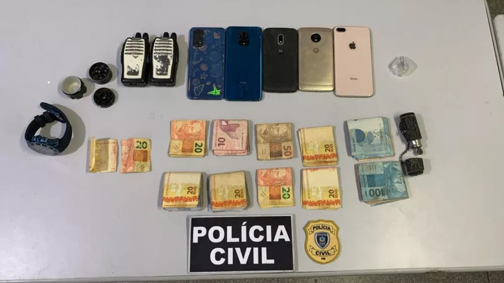 Operação policial em Desterro apreende dinheiro e equipamentos em investigação de homicídio