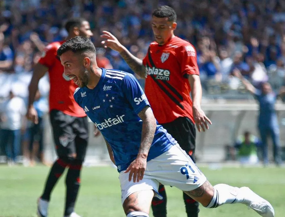 Kaio Jorge desencanta, Cruzeiro bate Atlético-GO e volta a vencer no Brasileirão