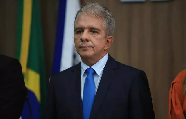 Justiça Eleitoral aplica multa de R$ 10 mil ao candidato Nabor Wanderley por uso indevido de publicidade institucional durante campanha