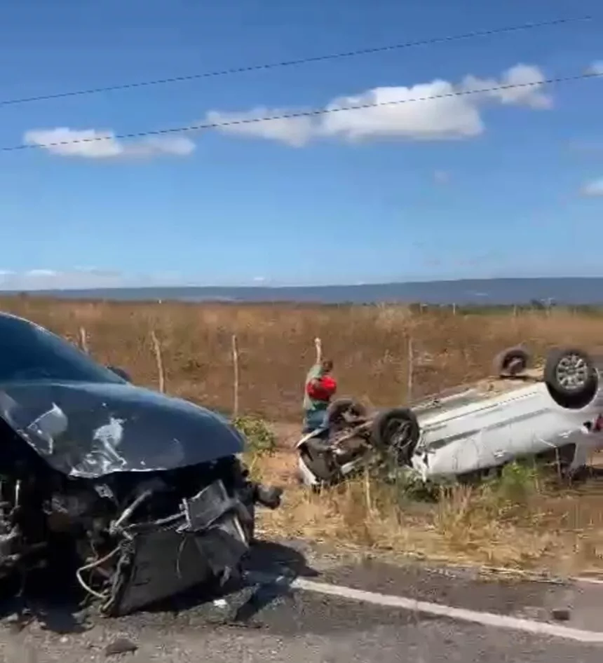Advogado natural de Conceição sai ileso de colisão e capotamento em rodovia no Cariri cearense