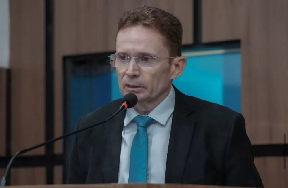 Justiça Eleitoral multa candidato a vereador Sales Jr. em R$ 5 mil por propaganda irregular em Patos-PB; ele afirma ter obedecido liminar e que irá recorrer da decisão