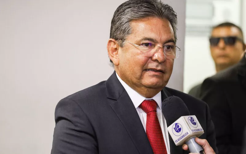 Presidente da Assembleia da Paraíba diz que foi impedido de discursar em evento com Lula