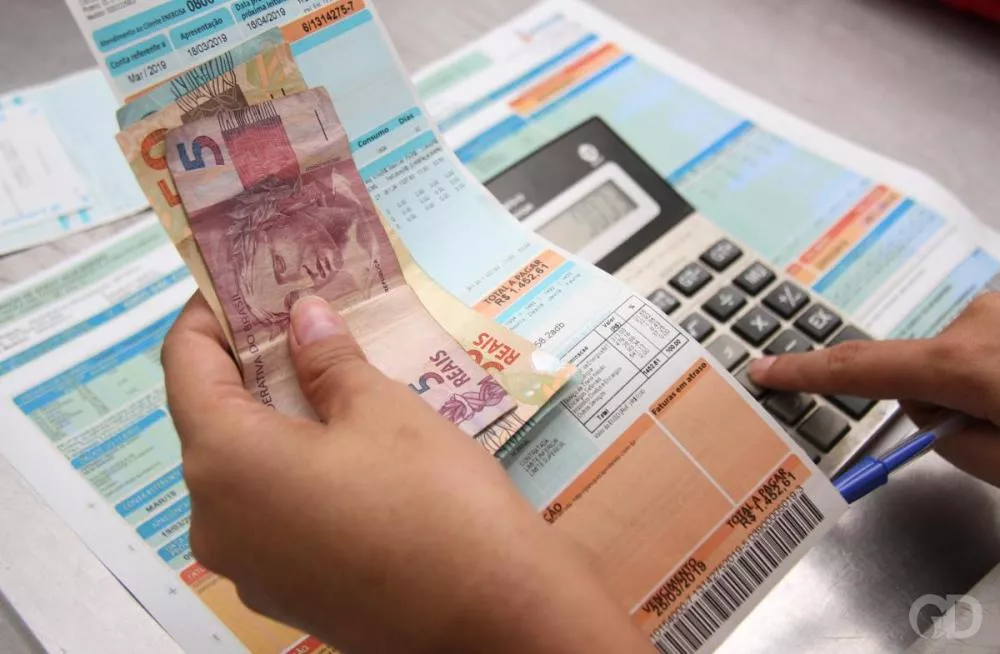 Aneel recua e conta de luz terá bandeira vermelha 1 em setembro, com custo de R$ 4,46 a cada 100 kWh