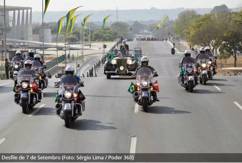 Pouca gente comparece ao desfile de 7 de Setembro em Brasília