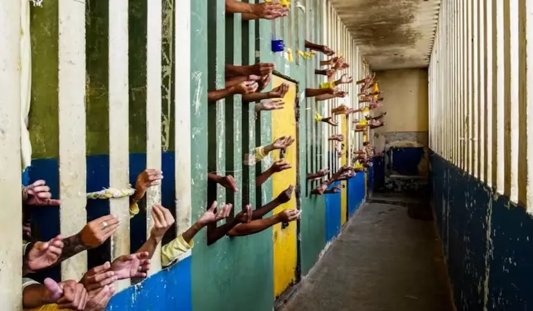 População carcerária do Brasil supera habitantes de 99,6% dos municípios do país
