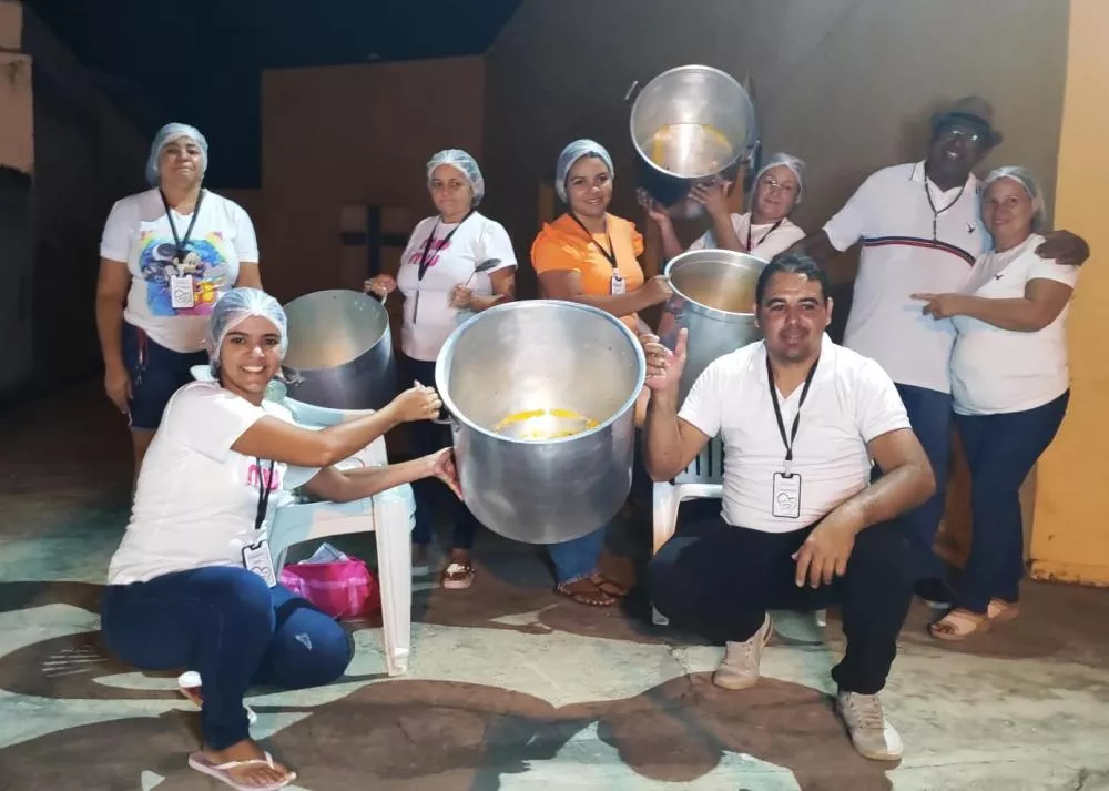  Projeto Ivanilda Solidária beneficiou mais de 200 pessoas com sopão no último fim de semana e entregará cuscuz recheado no próximo