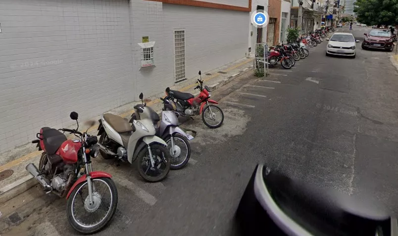 Homem devolve bolsa com R$ 850 encontrada em estacionamento no Centro de Patos e proprietária destaca gesto nobre