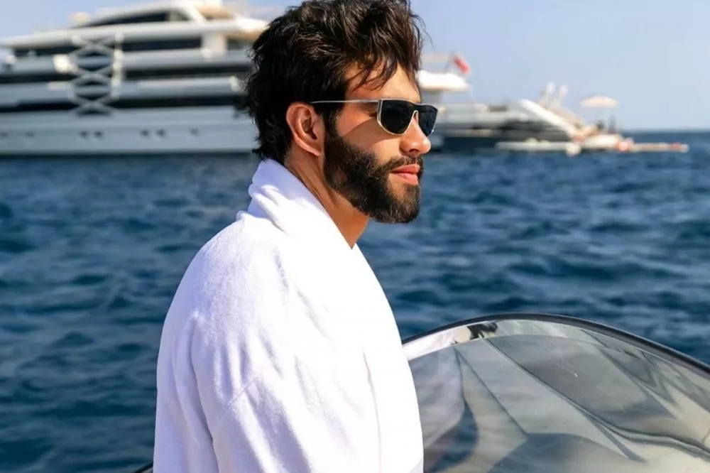 Justiça determina bloqueio de R$ 3,3 milhões de Gusttavo Lima e empresa 