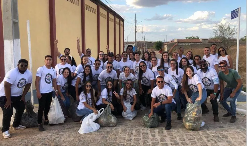 Projeto Acreditar arrecada brinquedos e guloseimas para alegrar o Dia das Crianças em Santa Luzia-PB