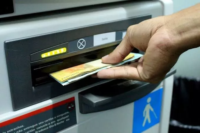 Servidores municipais de Patos recebem salários nesta sexta-feira (27)