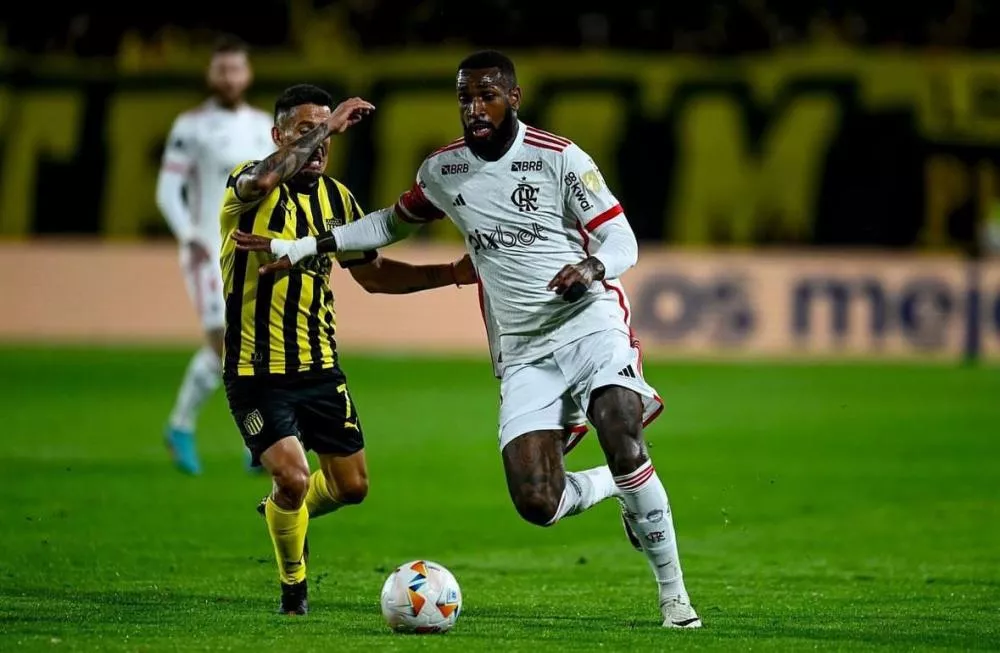 Flamengo cria pouco, só empata com Peñarol no Uruguai e está eliminado da Libertadores