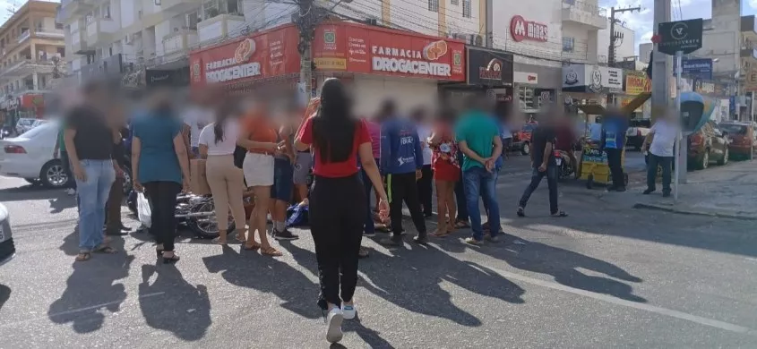 Acidente de trânsito no centro de Patos deixa motociclista gravemente ferido