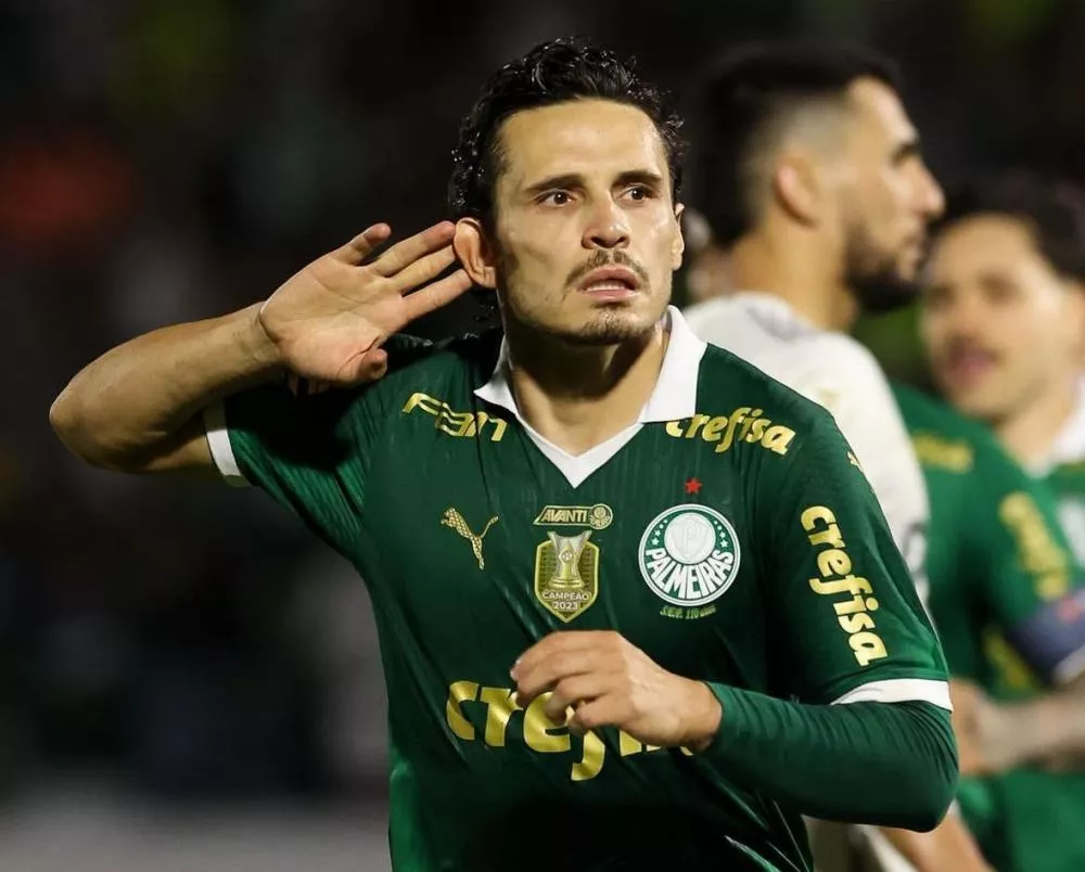 Palmeiras vence Atlético-MG com dois gols de pênalti de Veiga e 'seca' Botafogo para seguir líder do Brasileiro