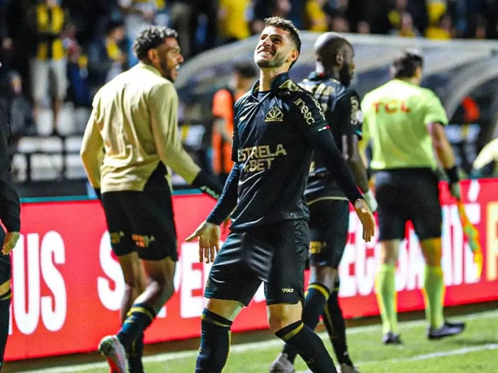 Criciúma bate Atlético-GO, volta a vencer e aumenta distância do Z-4 do Brasileirão