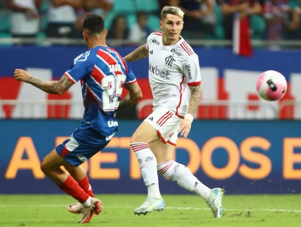 Flamengo vence Bahia, mantém freguesia de Ceni e segue 100% sob comando de Filipe Luís