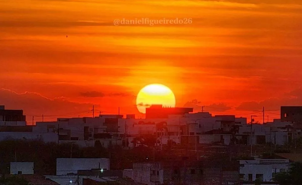 É CALOR! Patos tem tarde quente e registra máxima de 39°C nesta quinta-feira (10), de acordo com a meteorologia; termômetros de rua ultrapassam os 40°C
