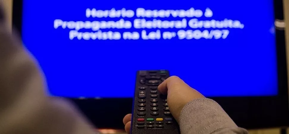 Propaganda eleitoral gratuita no rádio e na TV será retomada nesta sexta (11)