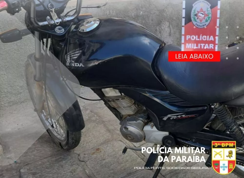 Polícia apreende motocicleta com restrições de roubo durante barreira na PB-262, em São José do Bonfim
