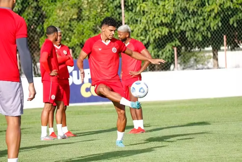 Serra Branca fecha com lateral-direito campeão da Série D com o América-RN