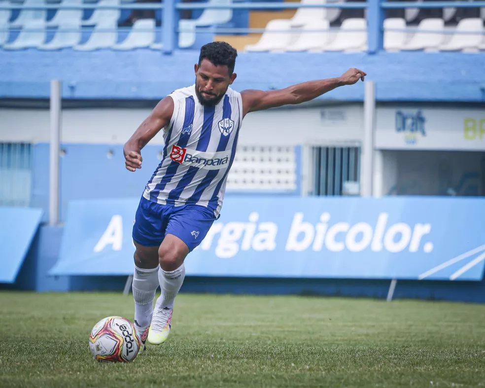 Sousa acerta com atacante Elielton, ex-Paysandu e Remo