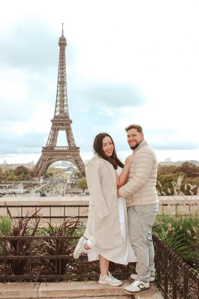 Casal trabalha junto de casa com a internet e hoje fatura mais de 20 mil por mês, ensinando outras pessoas a fazerem o mesmo