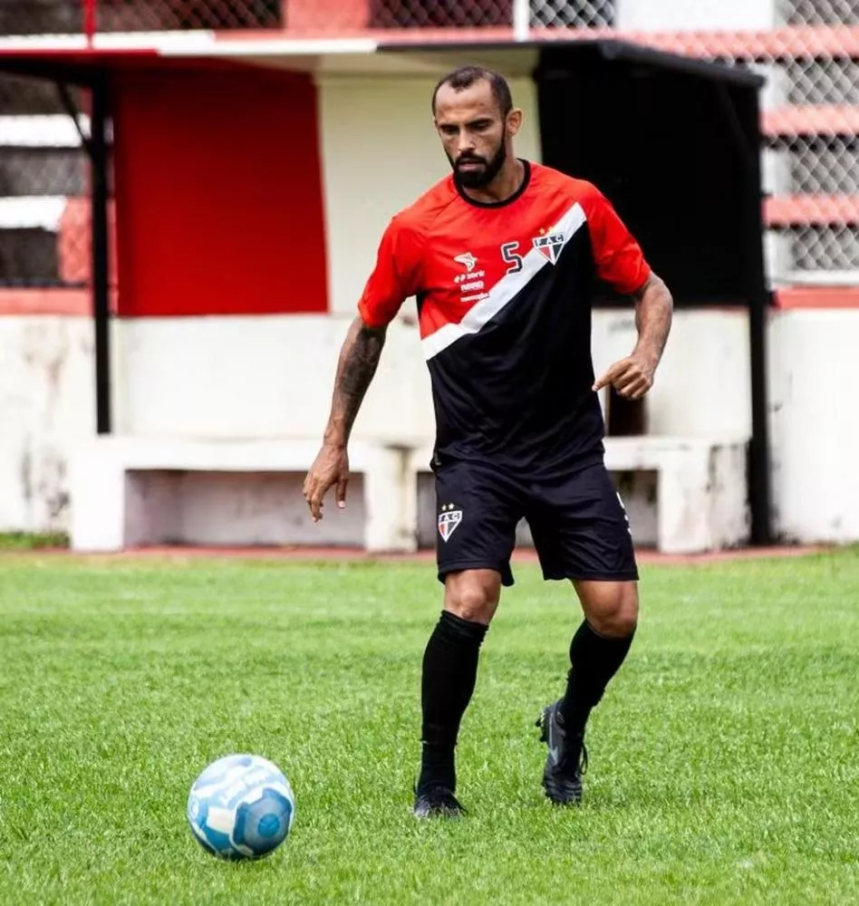 Treze anuncia a contratação do volante Lincoln, ex-Ferroviário