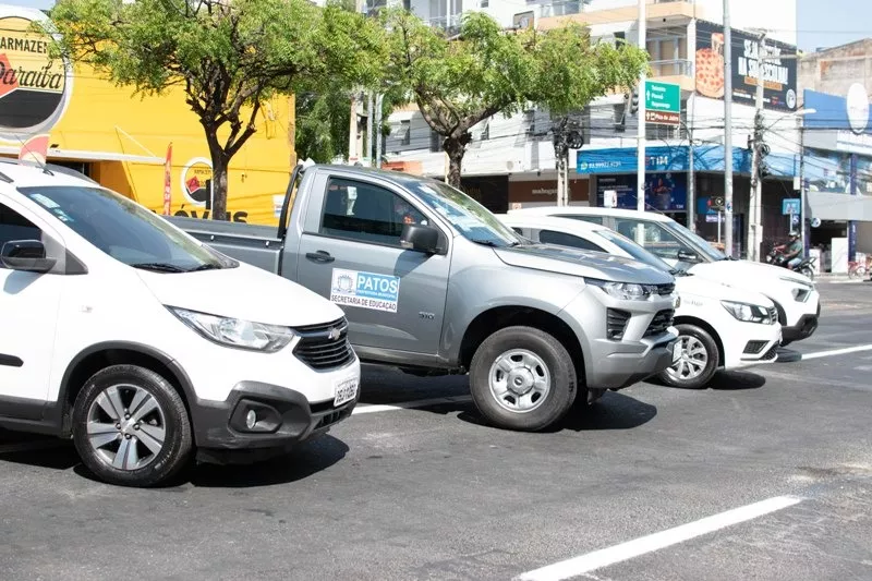 Prefeitura de Patos entrega novos veículos 0 km e fortalece serviços prestados pelas secretarias municipais