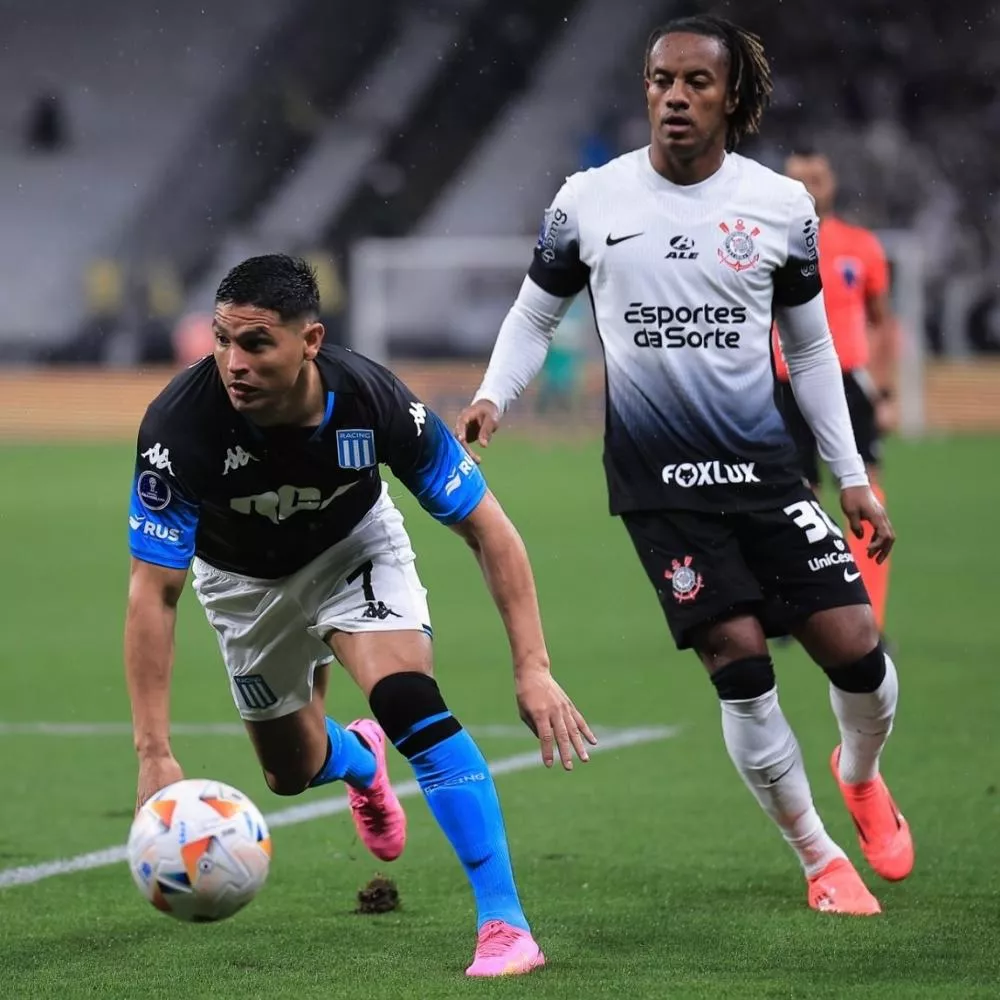 Com chuva torrencial e de golaços, Corinthians empata com o Racing pela Sul-Americana