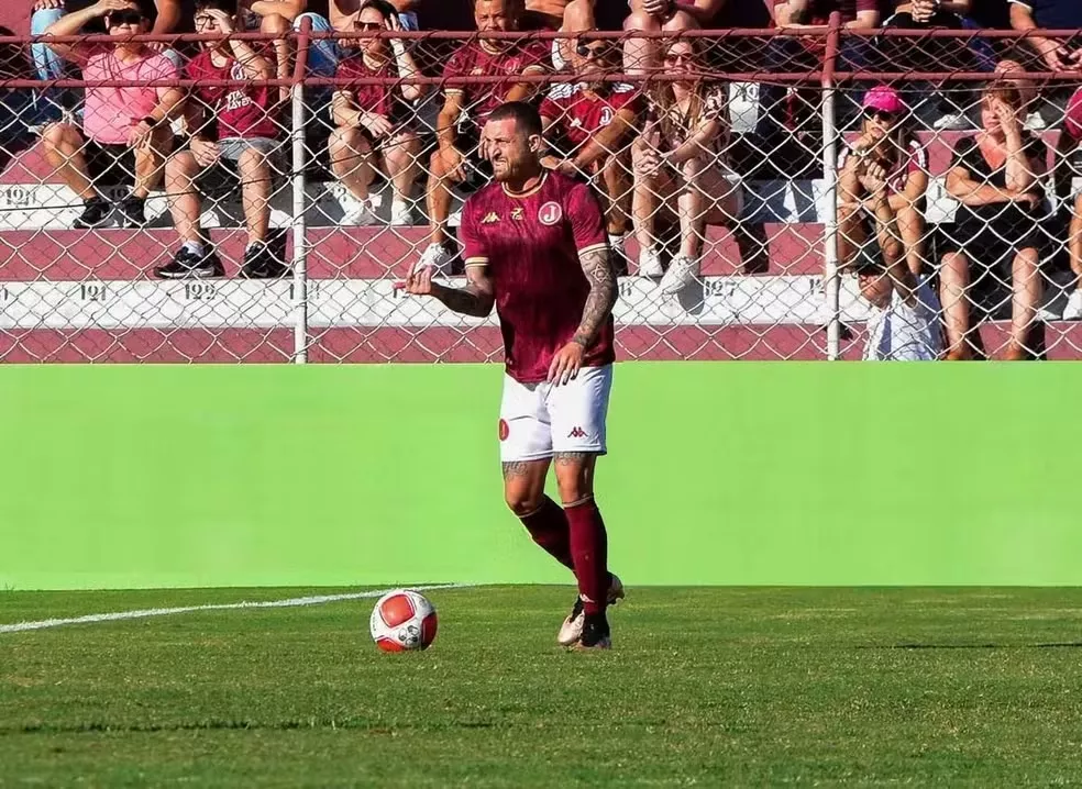 Treze acerta com o zagueiro Renan Diniz, nome experiente para a defesa