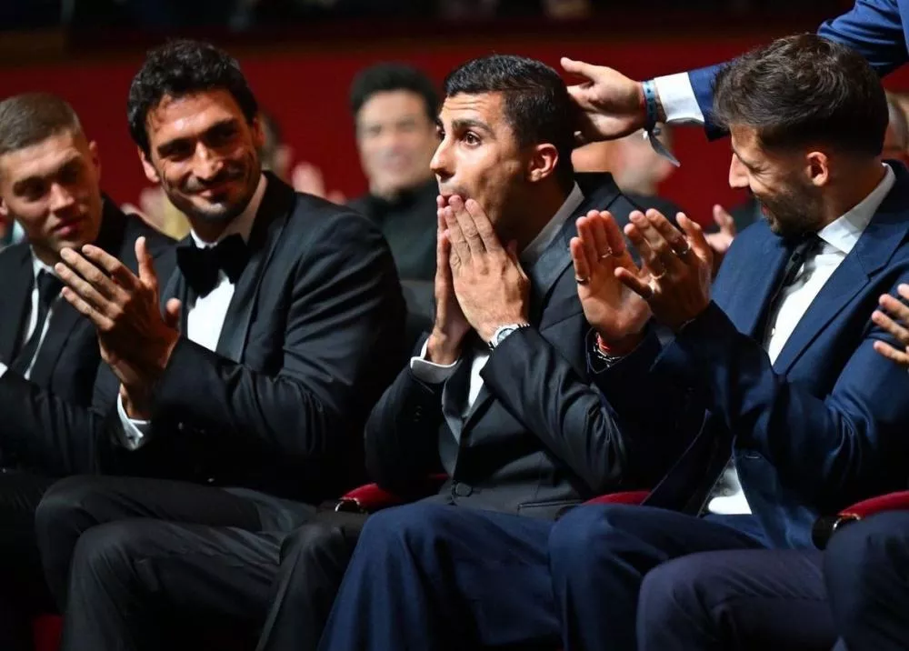 Rodri desbanca Vinicius Jr. e fatura a Bola de Ouro de 2024