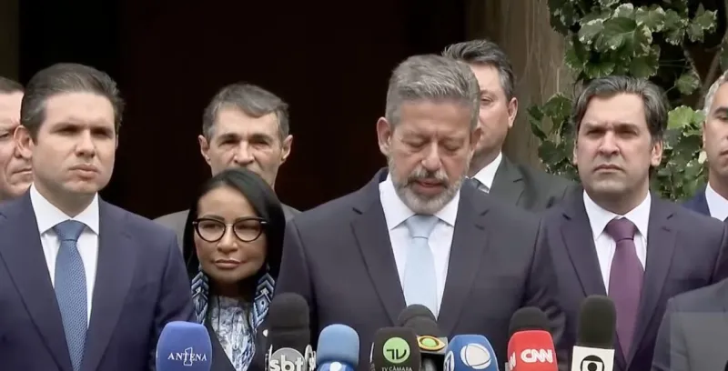 Arthur Lira oficializa apoio a Hugo Motta para a presidência da Câmara dos Deputados