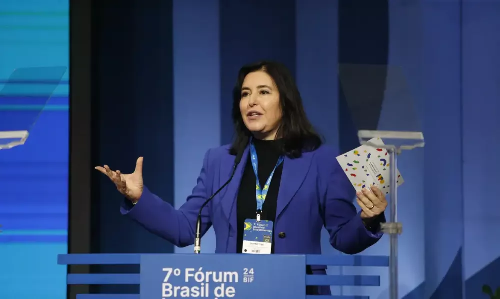 Ministra Simone Tebet diz que “momento é de cortar gastos em políticas públicas ineficientes”