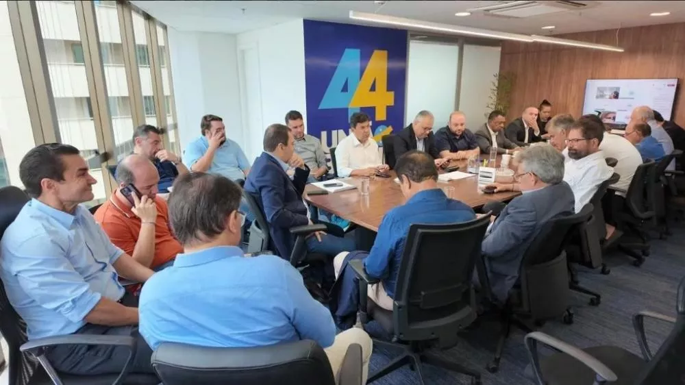 União Brasil fecha apoio a Hugo Motta e prepara retirada de Elmar da disputa na Câmara