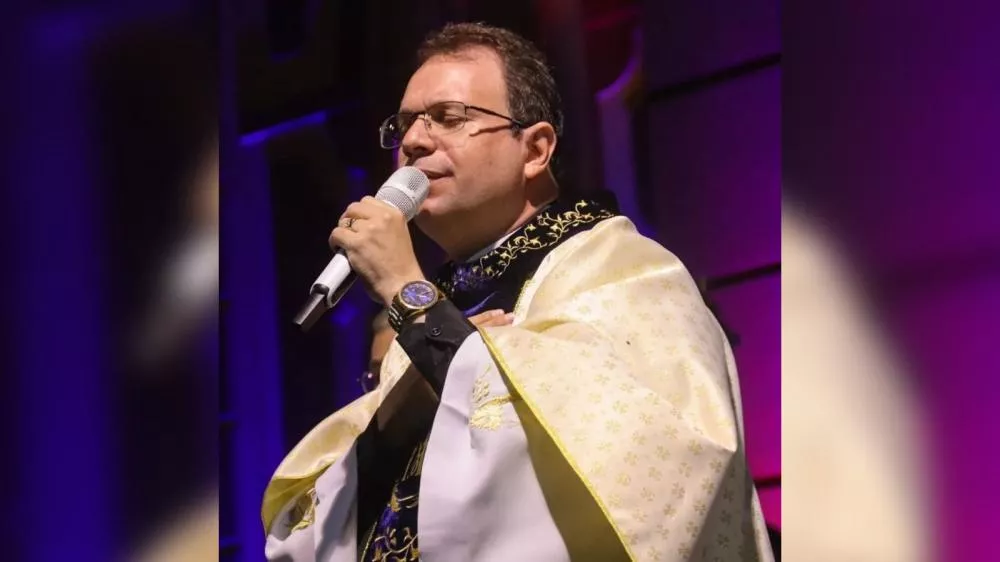 VÍDEO: Com mensagem de fé, Padre Fabrício fala em tom de despedida aos paroquianos de Taperoá