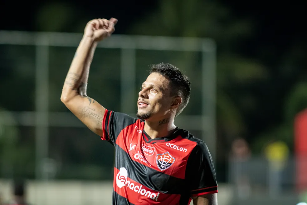 Botafogo-PB anuncia o atacante Rafinha, ex-Vitória, para a temporada de 2025