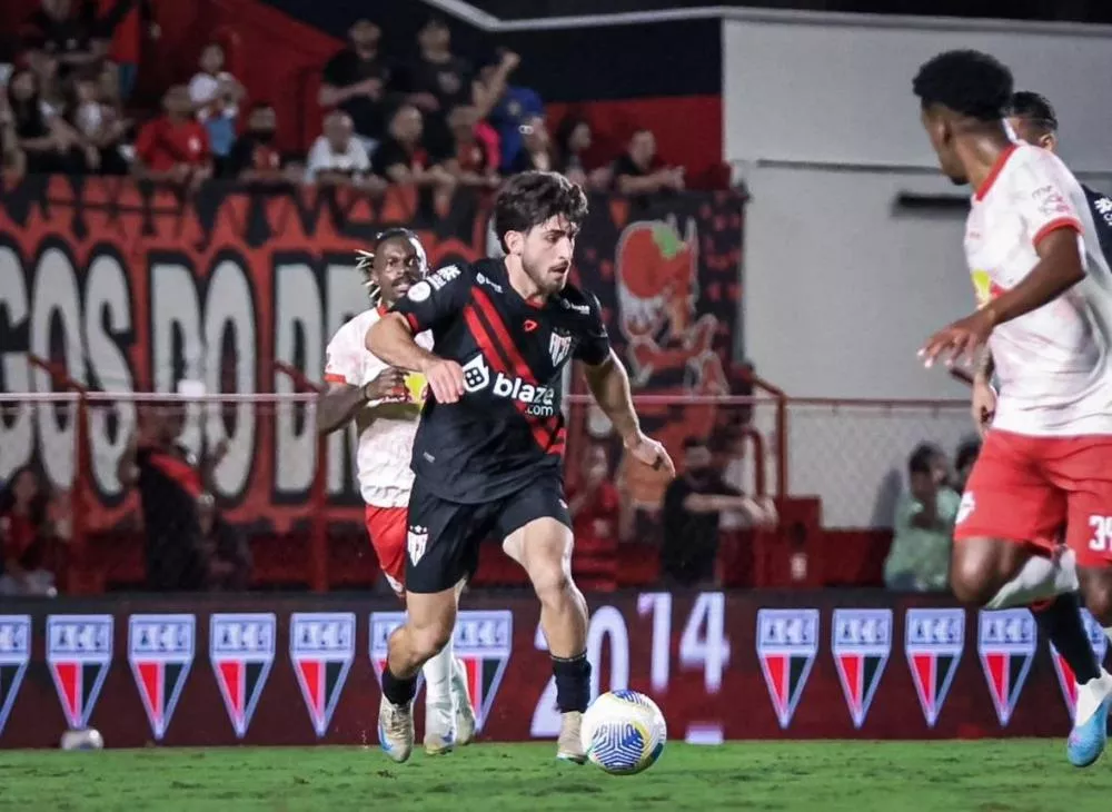 Bragantino empata com lanterna e volta para o Z4 no Brasileirão