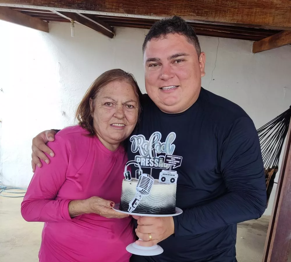 Familiares comunicam o falecimento da senhora Antônia Sueli de Freitas Pinheiro, mãe do locutor Rafael Pressão