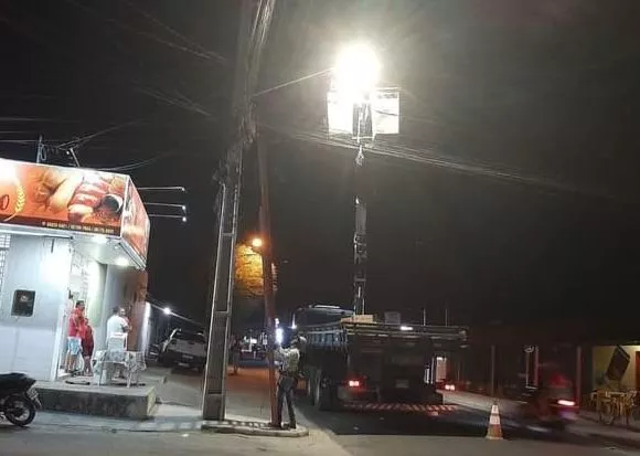 Patos é contemplada com 198 luminárias de led em importantes ruas e avenidas através do Programa de Eficiência Energética