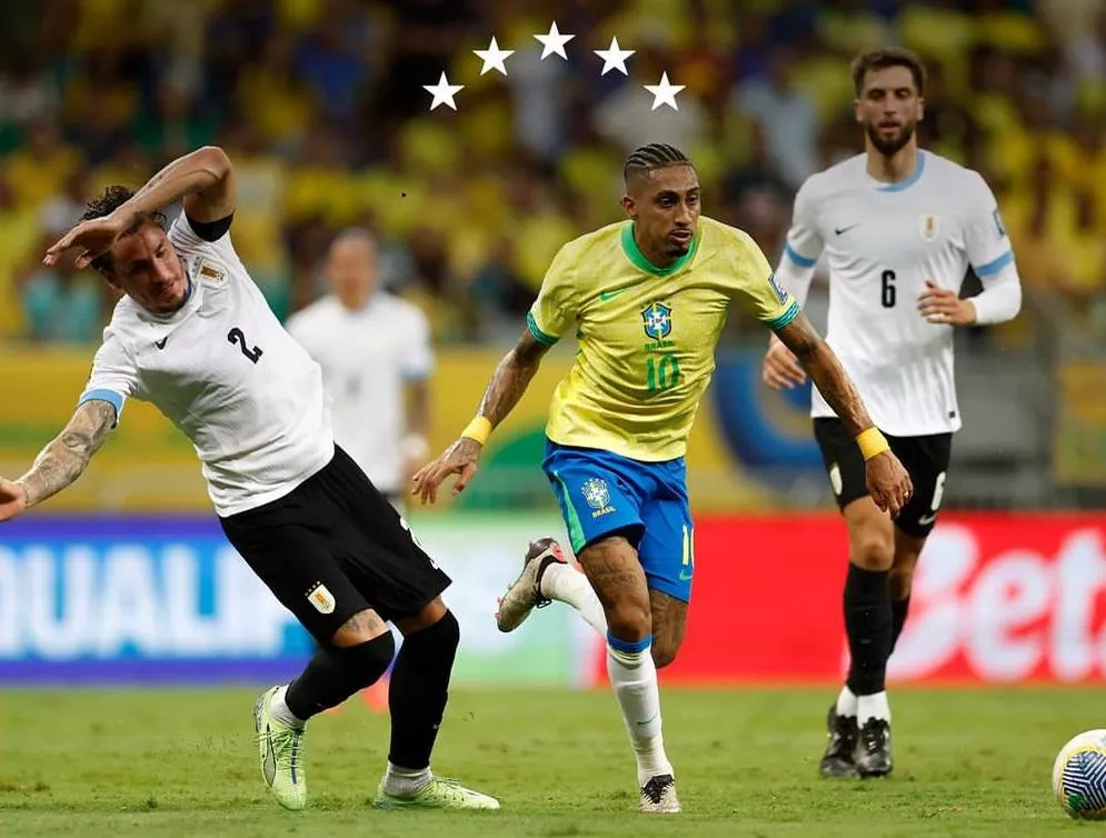 Gerson faz golaço, mas Brasil só empata com Uruguai e fecha ano em 5º lugar nas eliminatórias