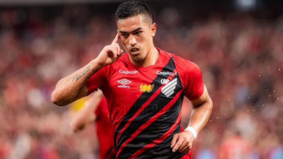 Athletico-PR vence Atlético-GO, respira na luta contra o rebaixamento e pressiona Grêmio e Fluminense