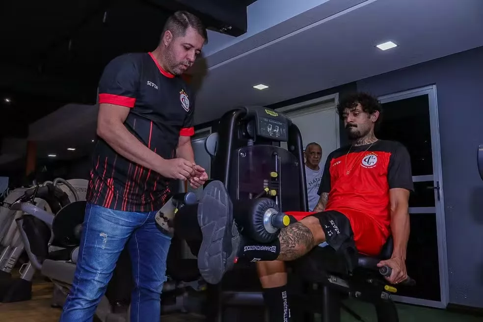 Campinense inicia pré-temporada e anuncia o volante João Igor como novo reforço