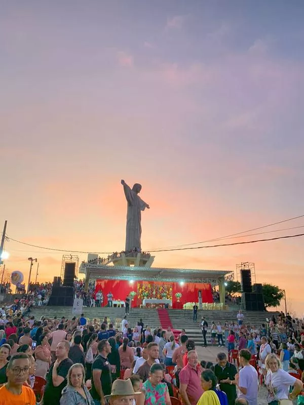 A missa aconteceu ao amanhecer (Foto: Rayra Martins)