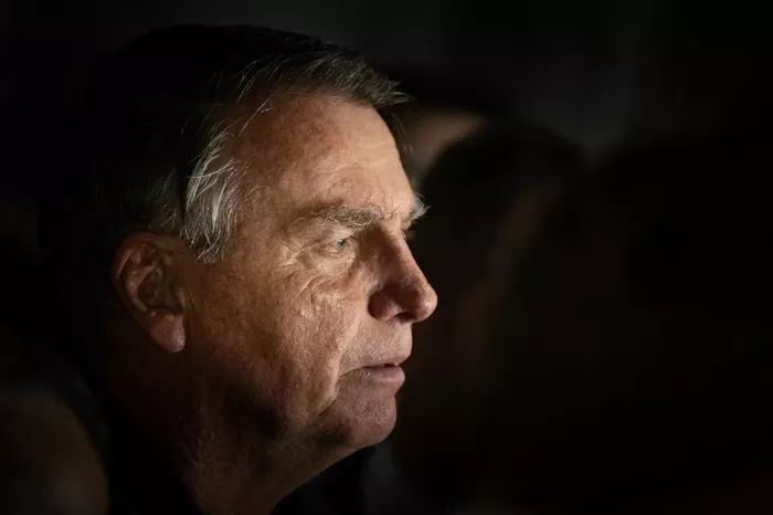 Em relatório final, PF diz que Bolsonaro “planejou, atuou e teve domínio” de plano golpista