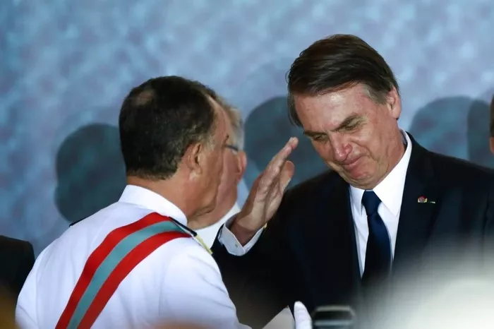 Polícia Federal diz em relatório que Bolsonaro apresentou golpe a comandantes do Exército e Aeronáutica